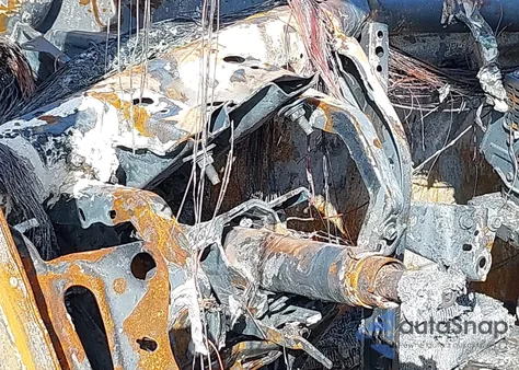 2012 Toyota Tundra Grade 5.7L V8 z USA, uszkodzony, nr VIN 5TFDW5F16CX211292